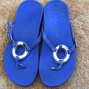 Vionic Yolanda Purple Thong Sandals with Metallic Rings